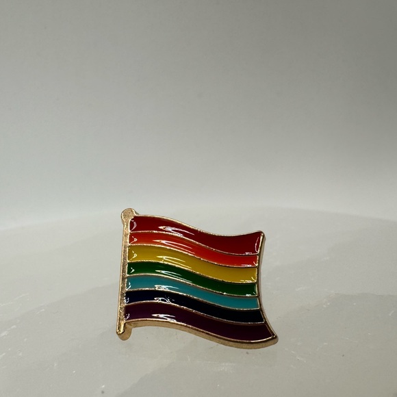 3/$15 LGBTQ Pride Rainbow Flag Pin Brooch - Picture 5 of 5